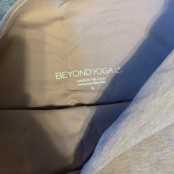 Spacedye Caught In The Midi High Waisted Legging (Wild Wysteria/Brazen Blush). - Picture 3 of 3